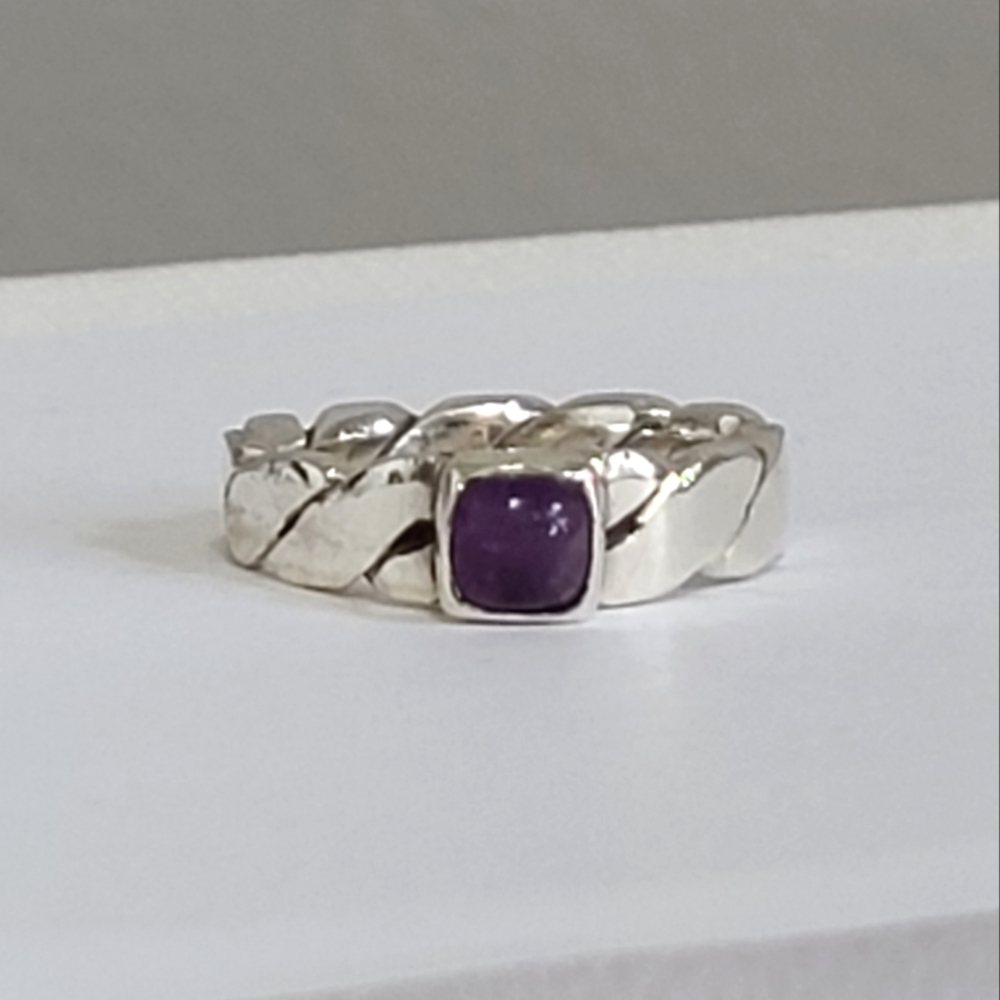 Vintage Boho Sterling Silver Amethyst Cabochon Birthstone Twisted Band Ring